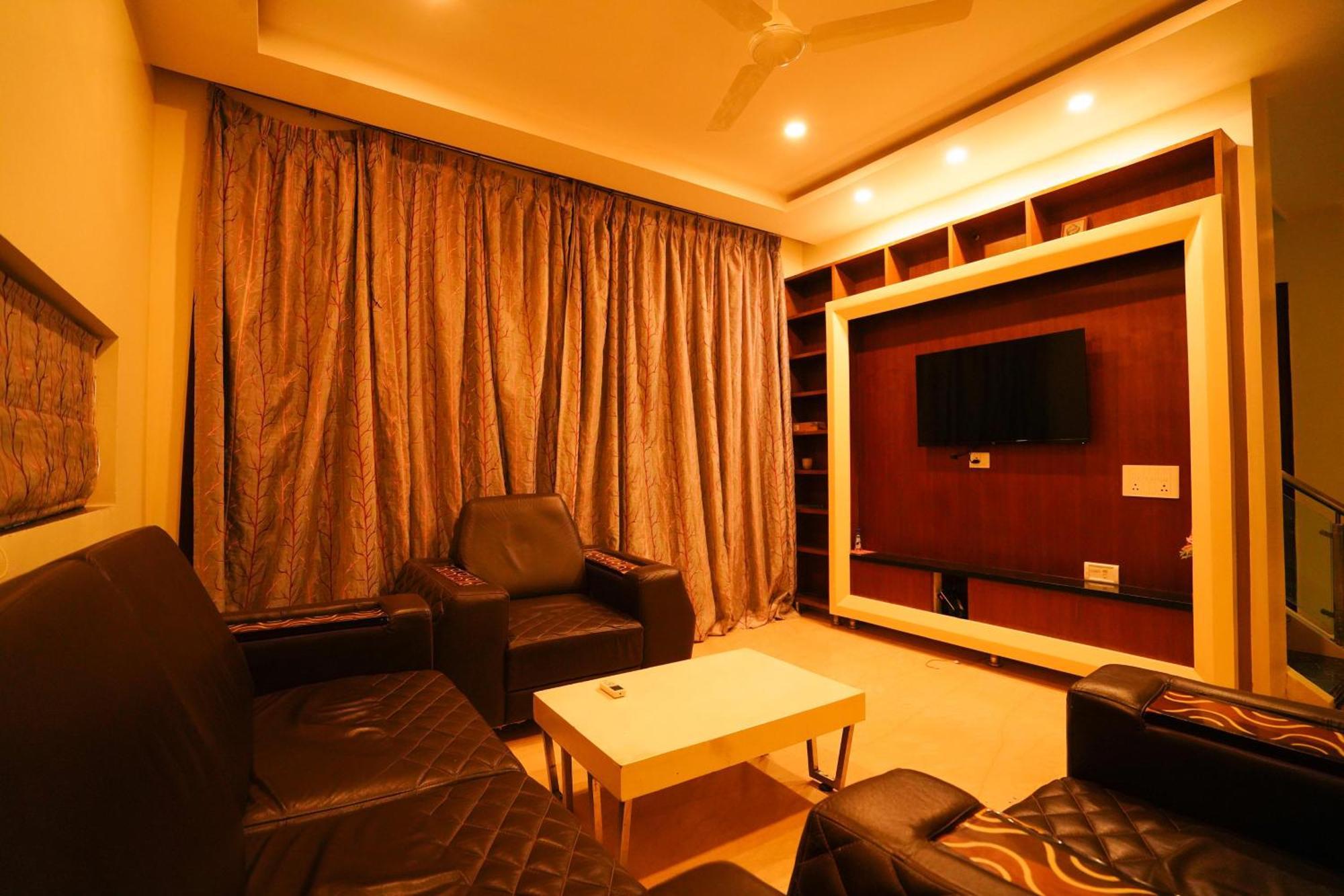 Golden Villa - Duplex House With Private Theater - Near To Alipiri And Bhudevi Ttd Ticket Counter And Kapilateertham Τιρουπάτι Εξωτερικό φωτογραφία